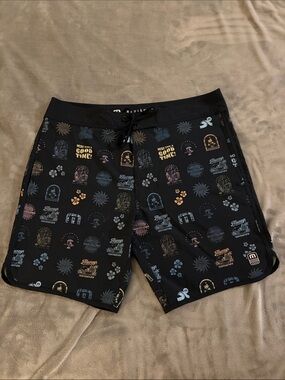 Travis Mathew Men's Black Patterned Swim Shorts